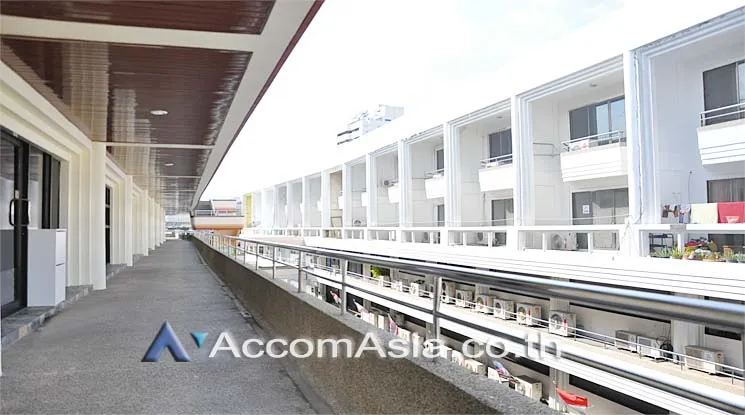 unit Office space For Rent in Sukhumvit, Bangkok  near BTS Phra khanong (AA14006)